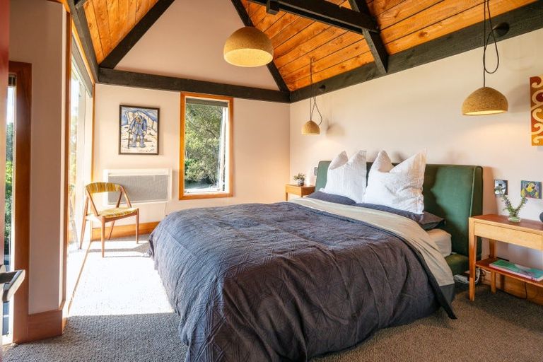 Photo of property in 77 Palliser Road, Roseneath, Wellington, 6011