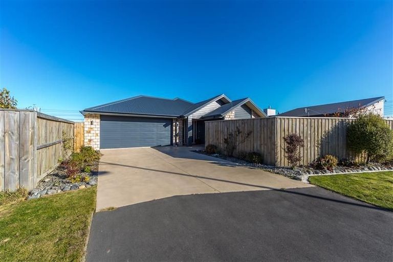 Photo of property in 8 Venerable Terrace, Yaldhurst, Christchurch, 8042