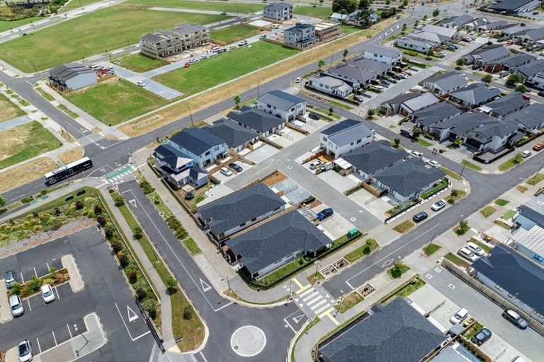 Photo of property in 6 Rorotu Avenue, Karaka, Papakura, 2113