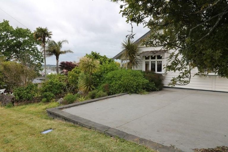 Photo of property in 10 Grey Street, Regent, Whangarei, 0112
