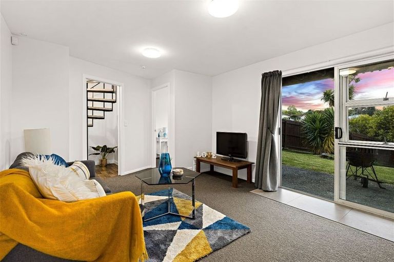 Photo of property in 22 Helena Street, Massey, Auckland, 0614