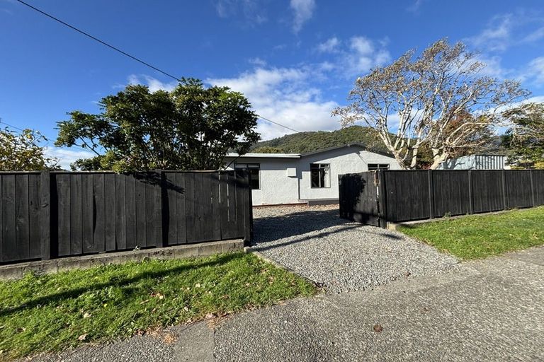 Photo of property in 3a Buller Street, Picton, 7220