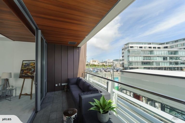 Photo of property in Clyde Quay Wharf, 1b/8 Clyde Quay Wharf, Te Aro, Wellington, 6011