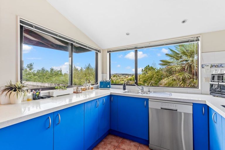 Photo of property in 33 Gledstane Road, Stanmore Bay, Whangaparaoa, 0932