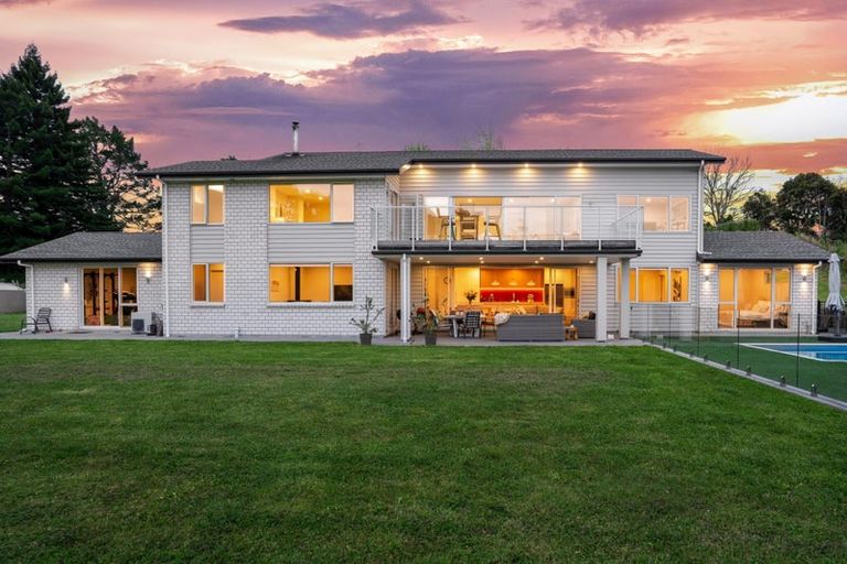 Photo of property in 15 Nola Road, Oratia, Auckland, 0604