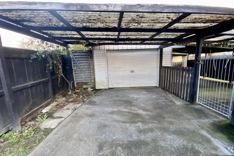 Photo of property in 20 Newland Grove, Henderson, Auckland, 0610
