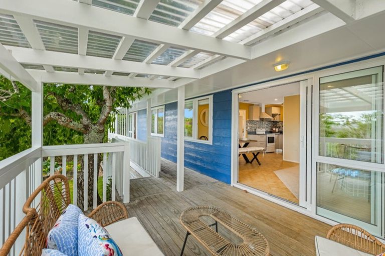 Photo of property in 1/32 Neil Avenue, Te Atatu Peninsula, Auckland, 0610