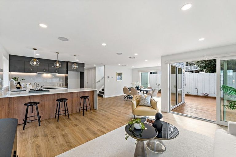 Photo of property in 206b Clovelly Road, Bucklands Beach, Auckland, 2012