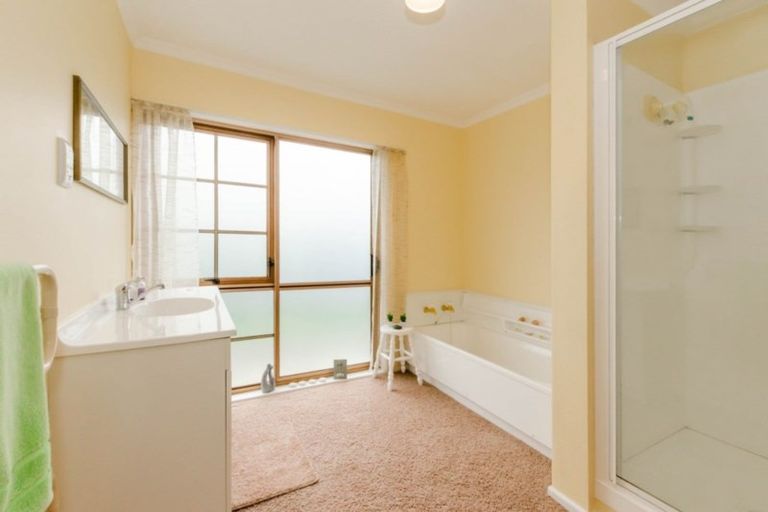 Photo of property in 2a Tawa Street, Inglewood, 4330