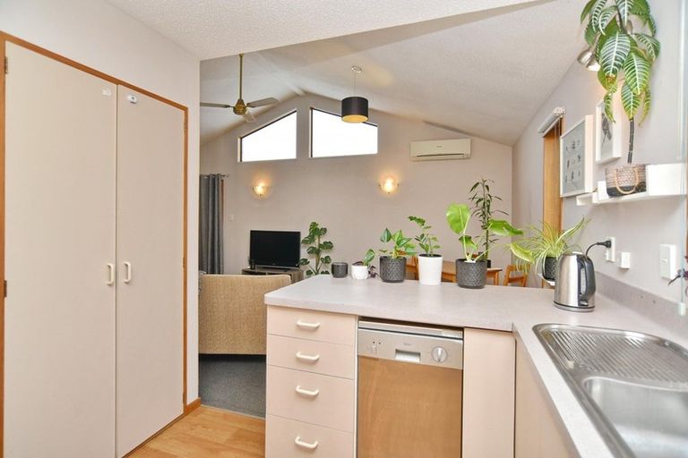 Photo of property in 2/218 Pine Avenue, South New Brighton, Christchurch, 8062