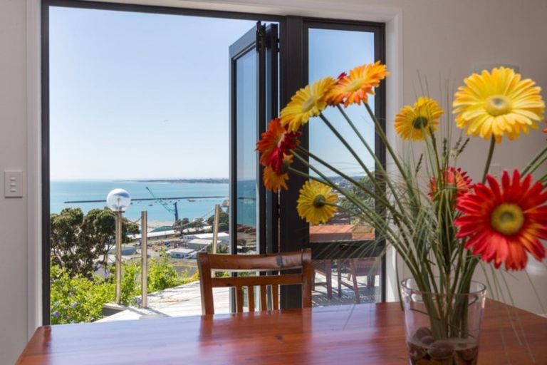 Photo of property in 27 Findlay Street, Moturoa, New Plymouth, 4310