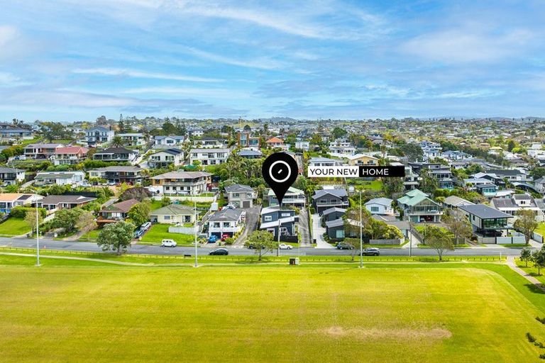 Photo of property in 11 William Bayes Place, Red Beach, 0932