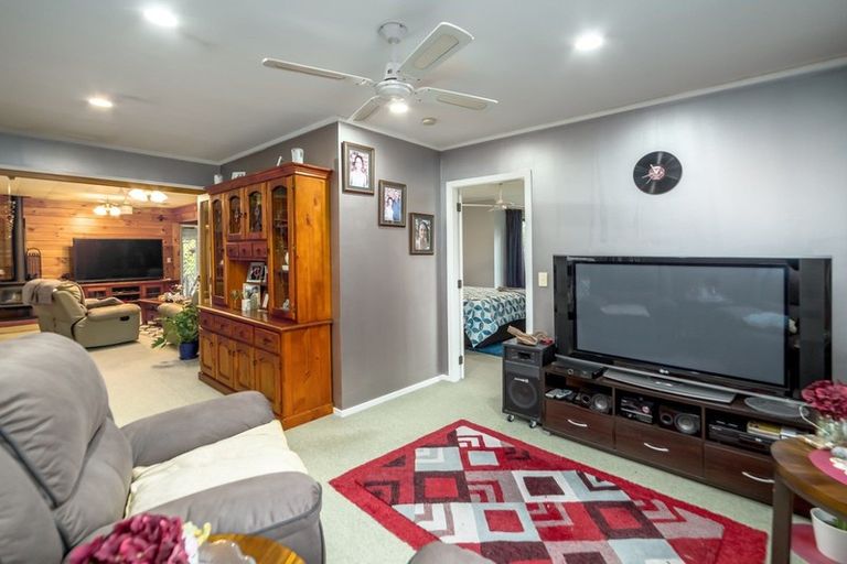 Photo of property in 74 Charles Street, Carterton, 5713