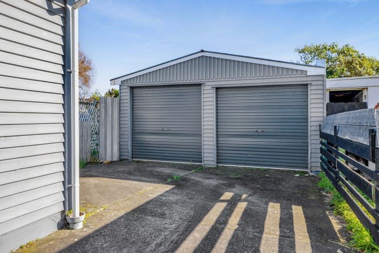 Photo of property in 16 Hadfield Street, Patea, 4520