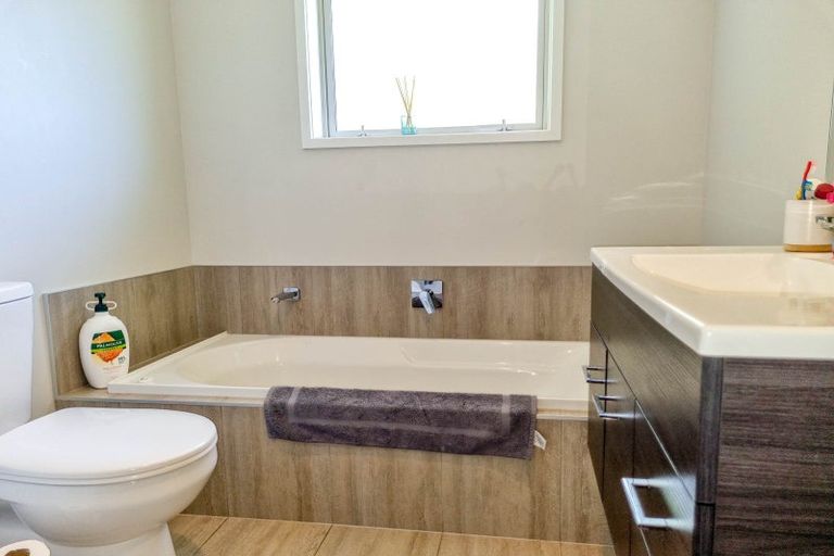 Photo of property in 128 Korokoro Crescent, Thames, 3500