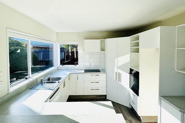 Photo of property in 8 Thornlea Place, Halswell, Christchurch, 8025