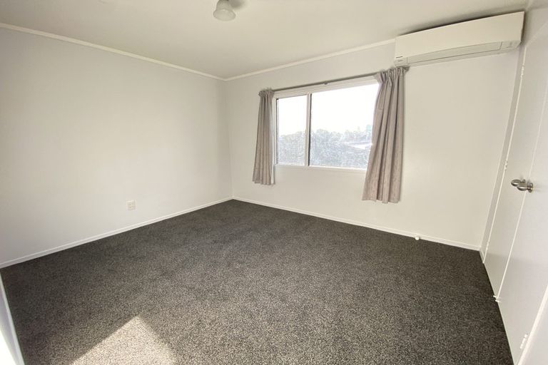Photo of property in 6/17a Idesia Place, Totara Heights, Auckland, 2105