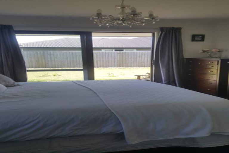 Photo of property in 55 Sequoia Way, Rangiora, 7400