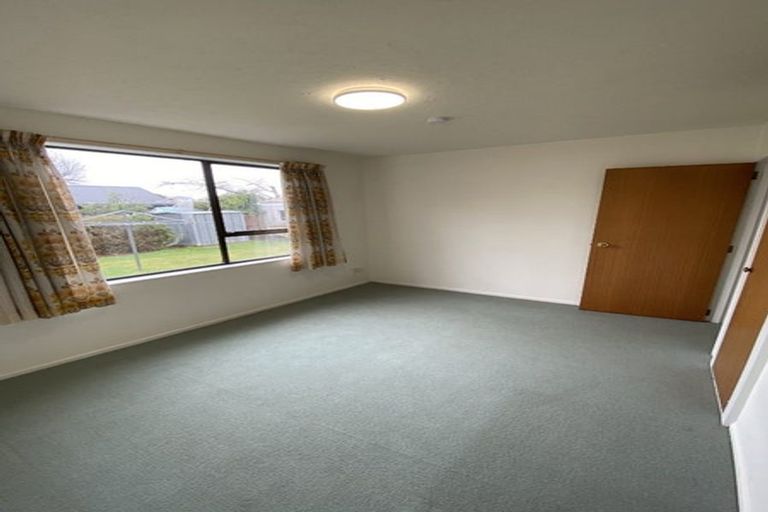 Photo of property in 39 Dunbarton Street, Redwood, Christchurch, 8051