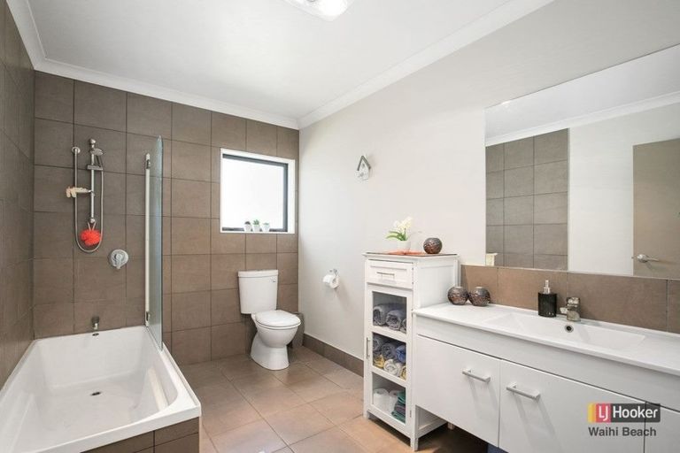 Photo of property in 104 Koutunui Road, Athenree, Katikati, 3177