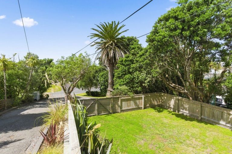 Photo of property in 7 Whyte Street, Paraparaumu Beach, Paraparaumu, 5032