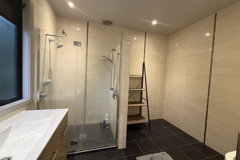 Photo of property in 40 Hiwihau Place, Glenfield, Auckland, 0629