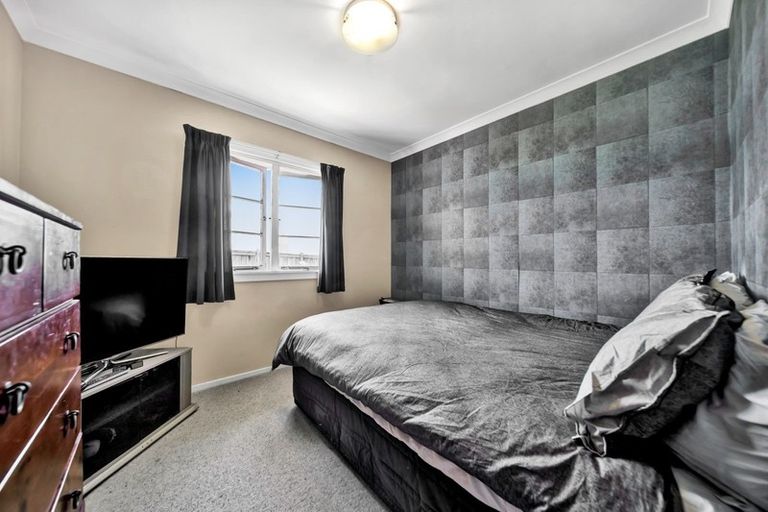 Photo of property in 77 Clemow Road, Fitzroy, New Plymouth, 4312