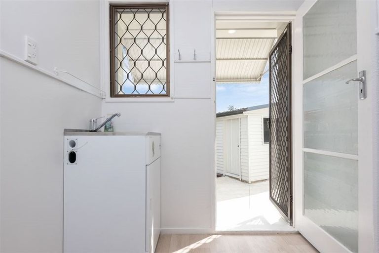 Photo of property in 4 Lyren Place, Half Moon Bay, Auckland, 2012