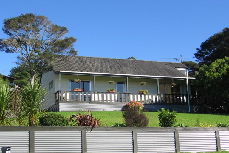 Photo of property in 9 Wirihana Road, Titirangi, Auckland, 0604