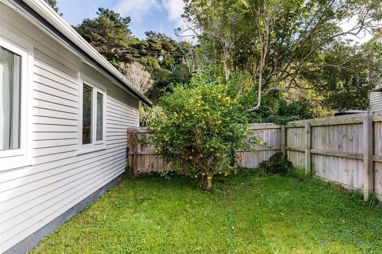 Photo of property in 66 Airlie Road, Plimmerton, Porirua, 5026