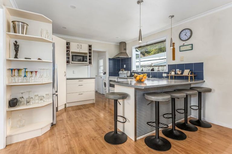 Photo of property in 22 Parenga Street, Wainuiomata, Lower Hutt, 5014