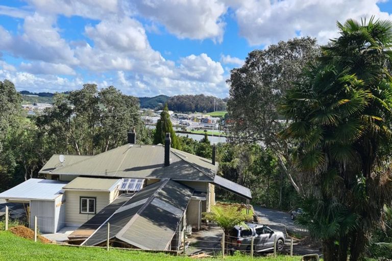 Photo of property in 3 Memorial Drive, Parahaki, Whangarei, 0112