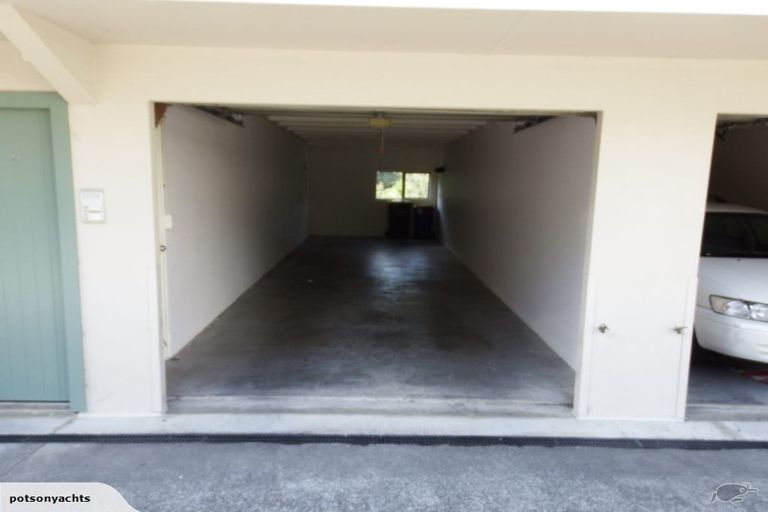 Photo of property in The Haven, 15/120 Beach Haven Road, Beach Haven, Auckland, 0626