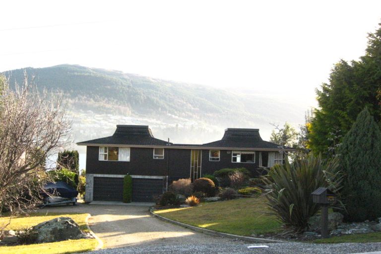 Photo of property in 717 Peninsula Road, Kelvin Heights, Queenstown, 9300