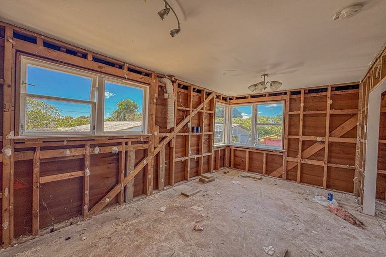 Photo of property in 18 Sandra Avenue, Otara, Auckland, 2023