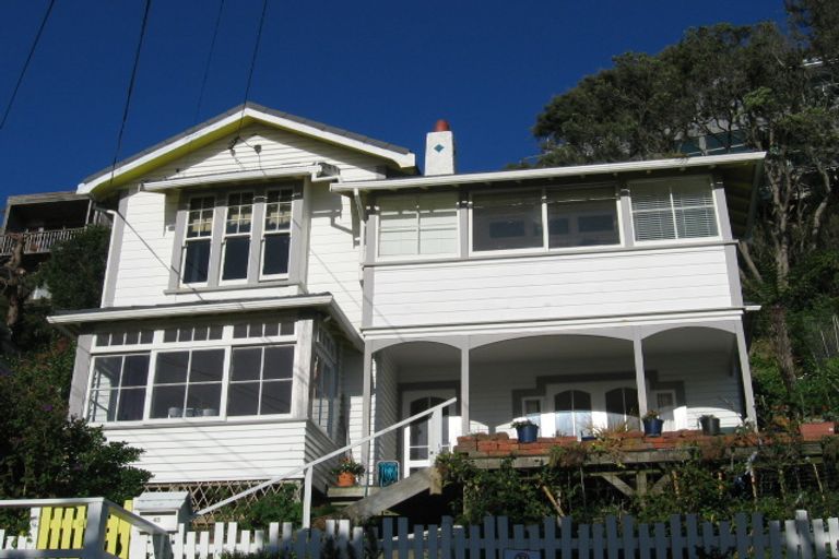 Photo of property in 45 Palliser Road, Roseneath, Wellington, 6011