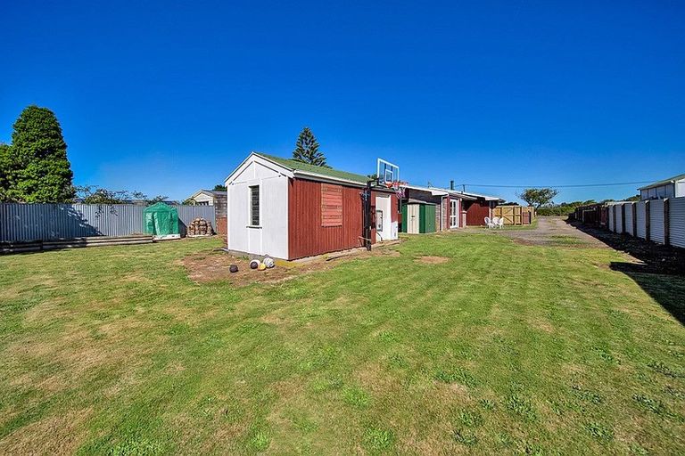Photo of property in 27 Gore Street, Normanby, Hawera, 4614