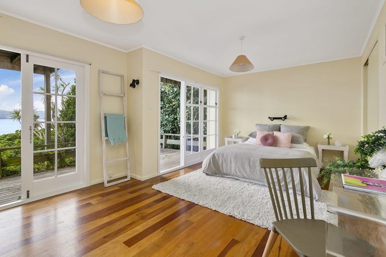 Photo of property in 51 Ferry Road, Days Bay, Lower Hutt, 5013