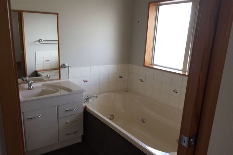 Photo of property in 145 Maidstone Road, Ilam, Christchurch, 8041