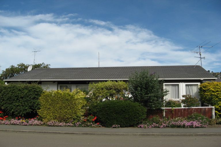 Photo of property in 5 Raekura Place, Redcliffs, Christchurch, 8081