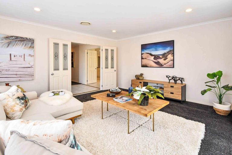 Photo of property in 17 Parkhaven Drive, Rosehill, Papakura, 2113