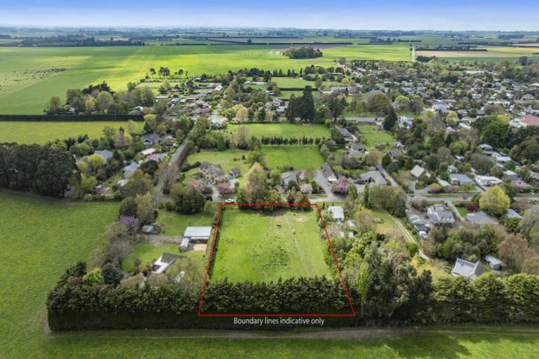 Photo of property in 2 Sarsfield Street, Southbridge, 7602