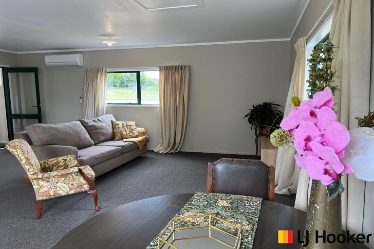 Photo of property in 11 Second Avenue, Glenbrook, Waiuku, 2681