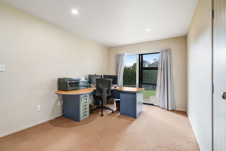 Photo of property in 11 Pineview Lane, Helensville, 0875