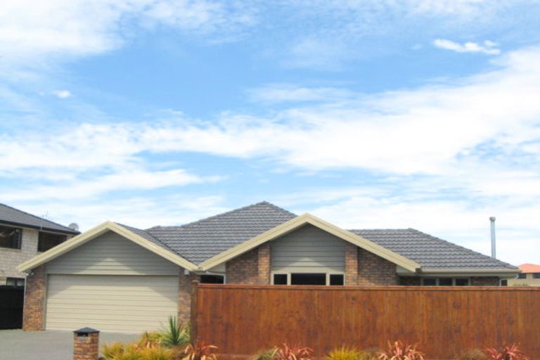 Photo of property in 17 Sandalwood Place, Waimairi Beach, Christchurch, 8083