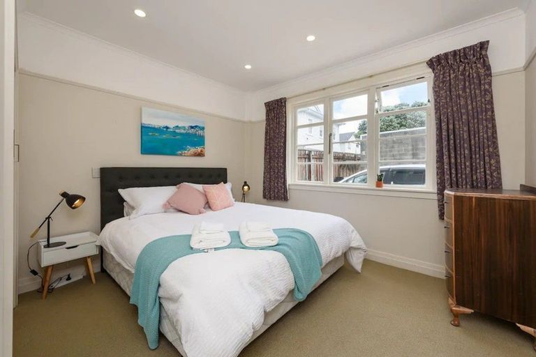 Photo of property in Norton Flats, 2/302 Willis Street, Aro Valley, Wellington, 6011