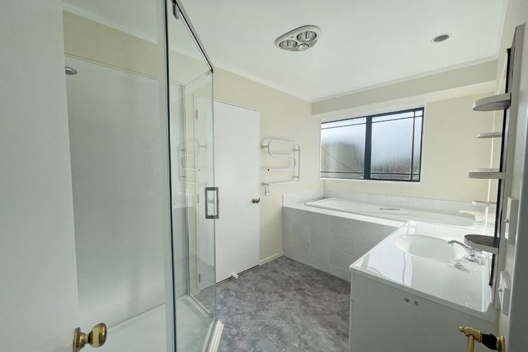 Photo of property in 6 Anton Place, Takanini, 2112