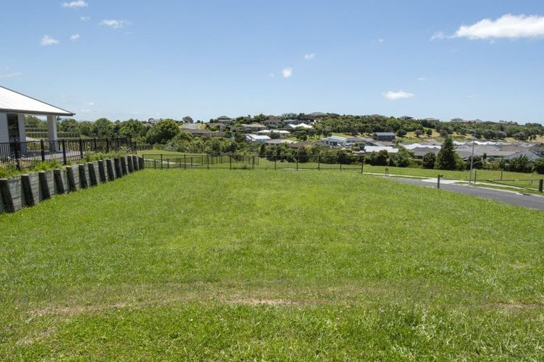 Photo of property in 35 Ridge Drive, Omokoroa, 3114