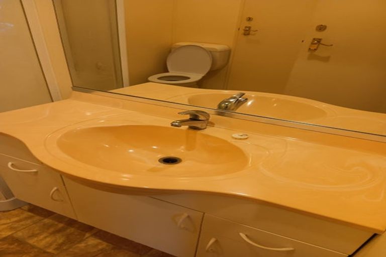 Photo of property in Courtenay Apartments, 308/120 Courtenay Place, Te Aro, Wellington, 6011