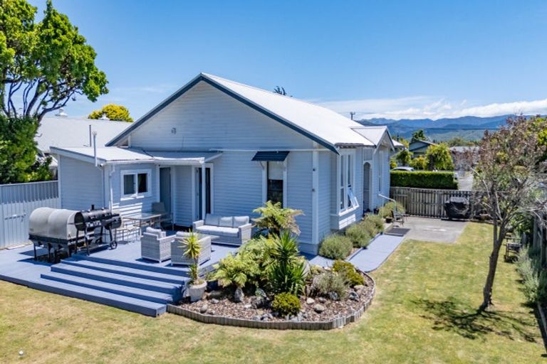 Photo of property in 9 Garrison Street, Carterton, 5713